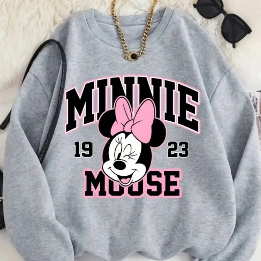 BNWT! Super cute Disney Minnie Mouse Sweater